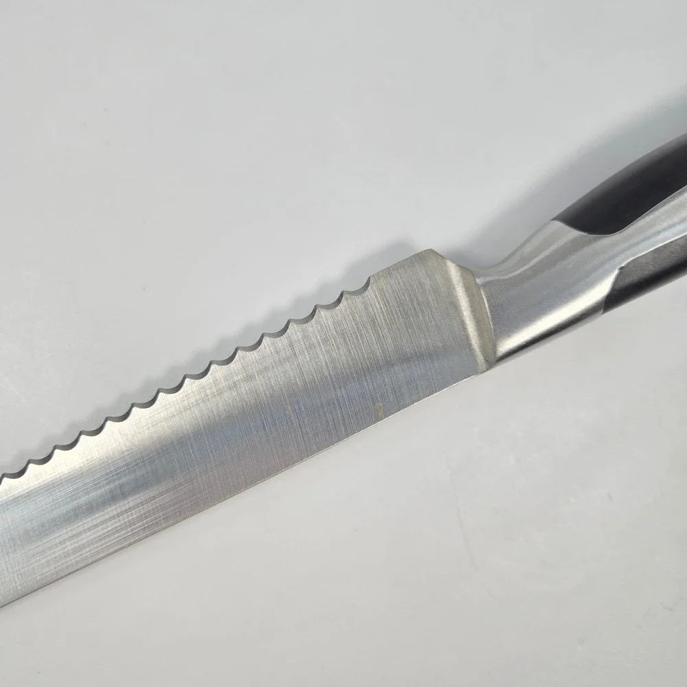 Oneida Vanguard Collection Serrated Bread Knife Stainless Steel Black Handle 8in